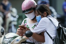 Công bố điểm thi tốt nghiệp THPT vào lúc 0h00: "Chúng em không dám ngủ"