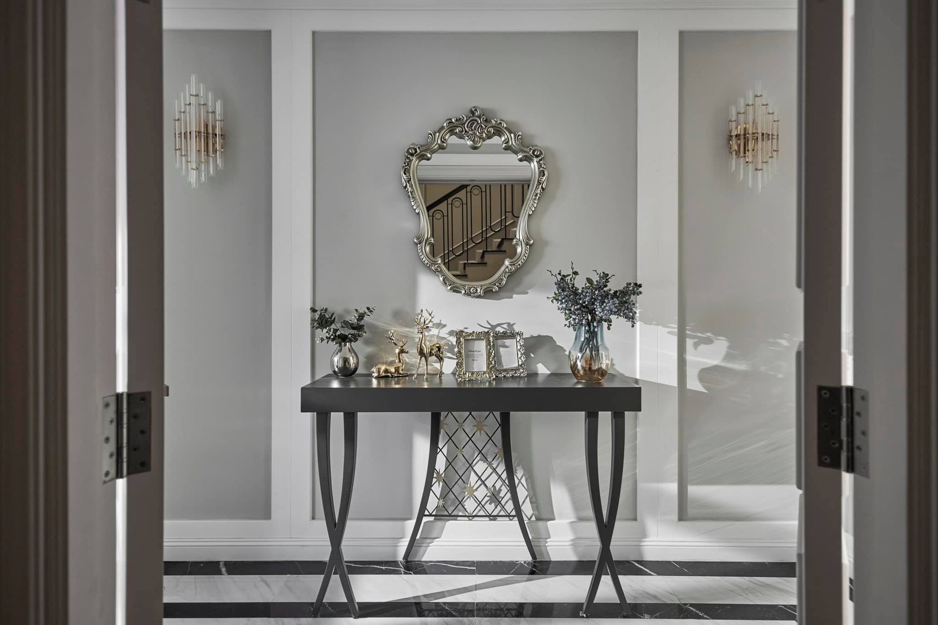 Căn biệt thự đẹp lung linh với nội thất màu Champagne, lạ mà cuốn hút - 9