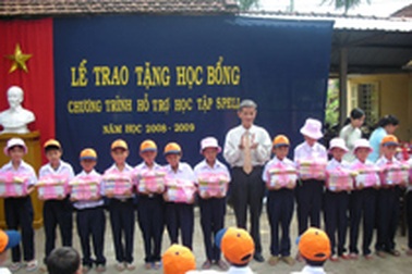 Học bổng khuyến học đến với học sinh nghèo Thừa Thiên Huế