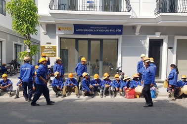 Phú Yên: Hàng chục công nhân “vây” Ban quản lý dự án đòi tiền công