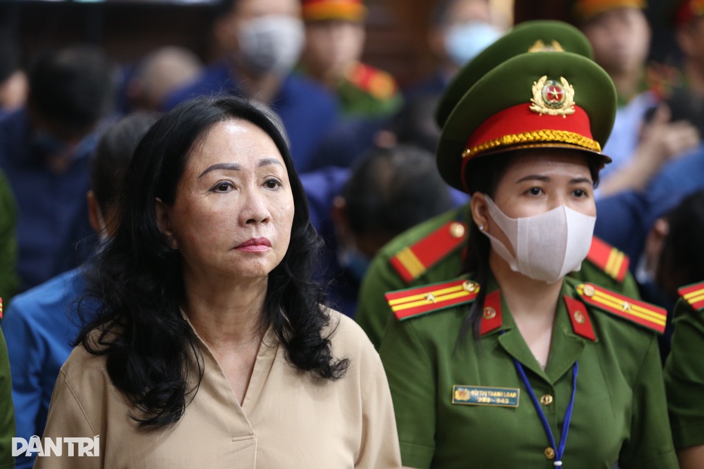 Bị cáo Trương Mỹ Lan sốc khi nghe đề nghị mức án tử hình - 1 Bị cáo Trương Mỹ Lan sốc khi nghe đề nghị mức án tử hình - 1