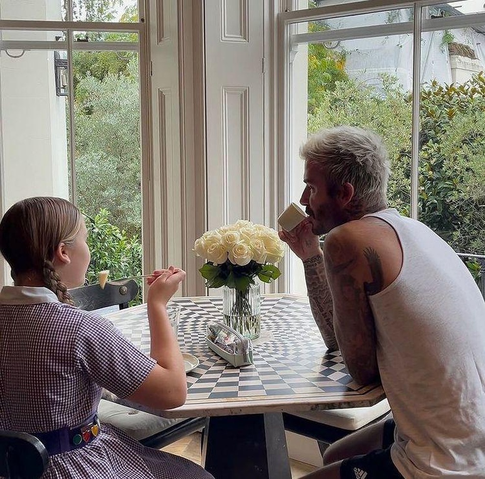 David Beckham bị nhắc nhở vì hành động thân mật với con gái - 8 David Beckham bị nhắc nhở vì hành động thân mật với con gái - 8