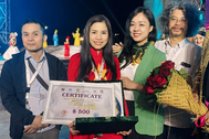 Nghệ nhân thêu xứ Huế nhận giải cao ở quốc tế nhờ thiết kế áo dài cung đình