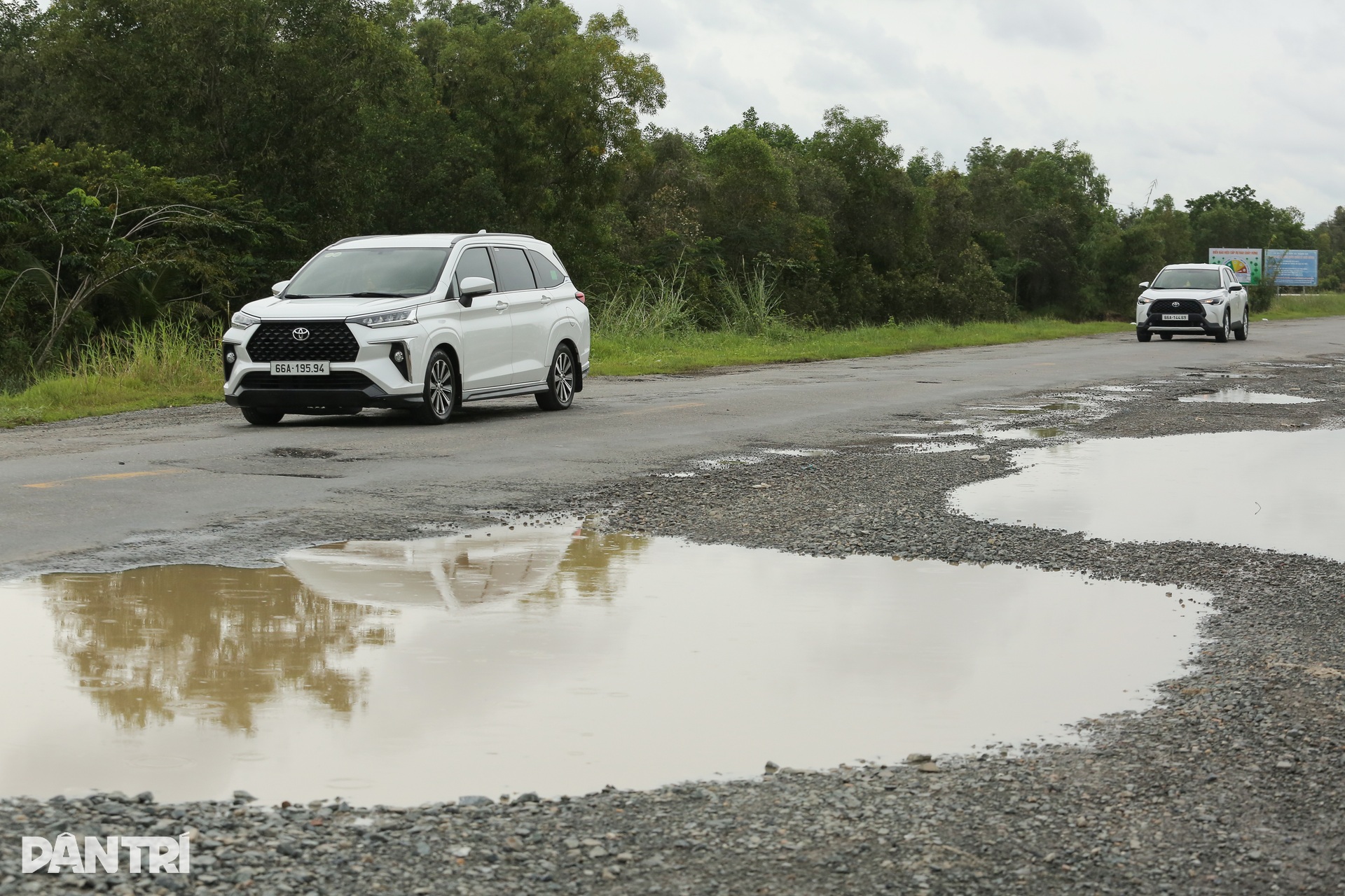 Quốc lộ 62 ở Tây Ninh xuống cấp nghiêm trọng, mặt đường chi chít “ổ gà” - 6 Quốc lộ 62 ở Tây Ninh xuống cấp nghiêm trọng, mặt đường chi chít “ổ gà” - 6