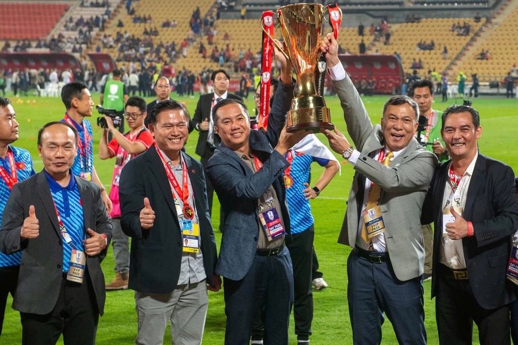 VFF liệu có đại hội bất thường, tìm Phó chủ tịch mới thay ông Trần Anh Tú? - 1 VFF liệu có đại hội bất thường, tìm Phó chủ tịch mới thay ông Trần Anh Tú? - 1