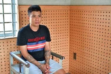 Dùng bình xịt hơi cay để khống chế, cướp của người phụ nữ 16 triệu đồng