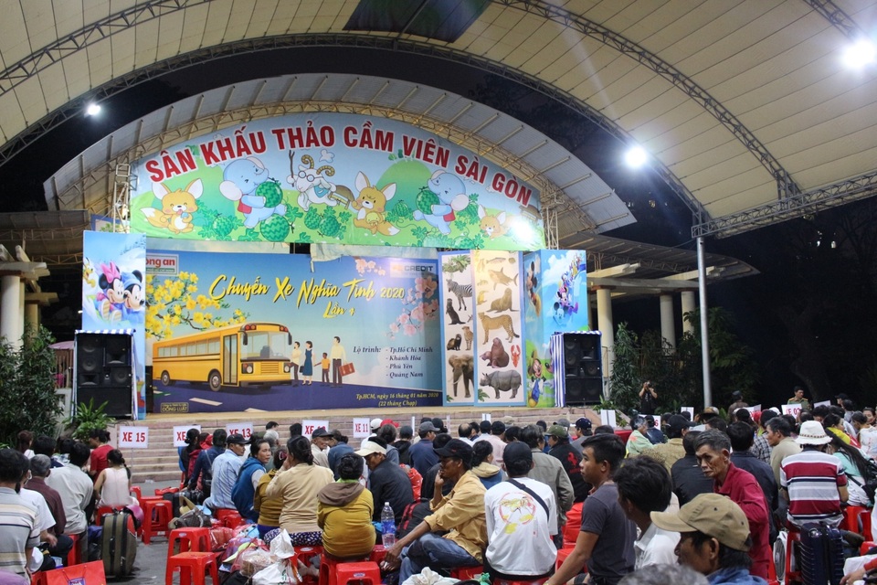 FE CREDIT hoàn thành ước nguyện “Tết đoàn viên” cho người lao động xa quê - 1