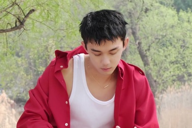 Vẻ ngoài hấp dẫn của mỹ nam Ngô Lỗi