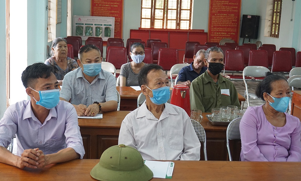 Thêm hàng chục suất quà tri ân gia đình chính sách nhân dịp 27/7 - 1 Thêm hàng chục suất quà tri ân gia đình chính sách nhân dịp 27/7 - 1