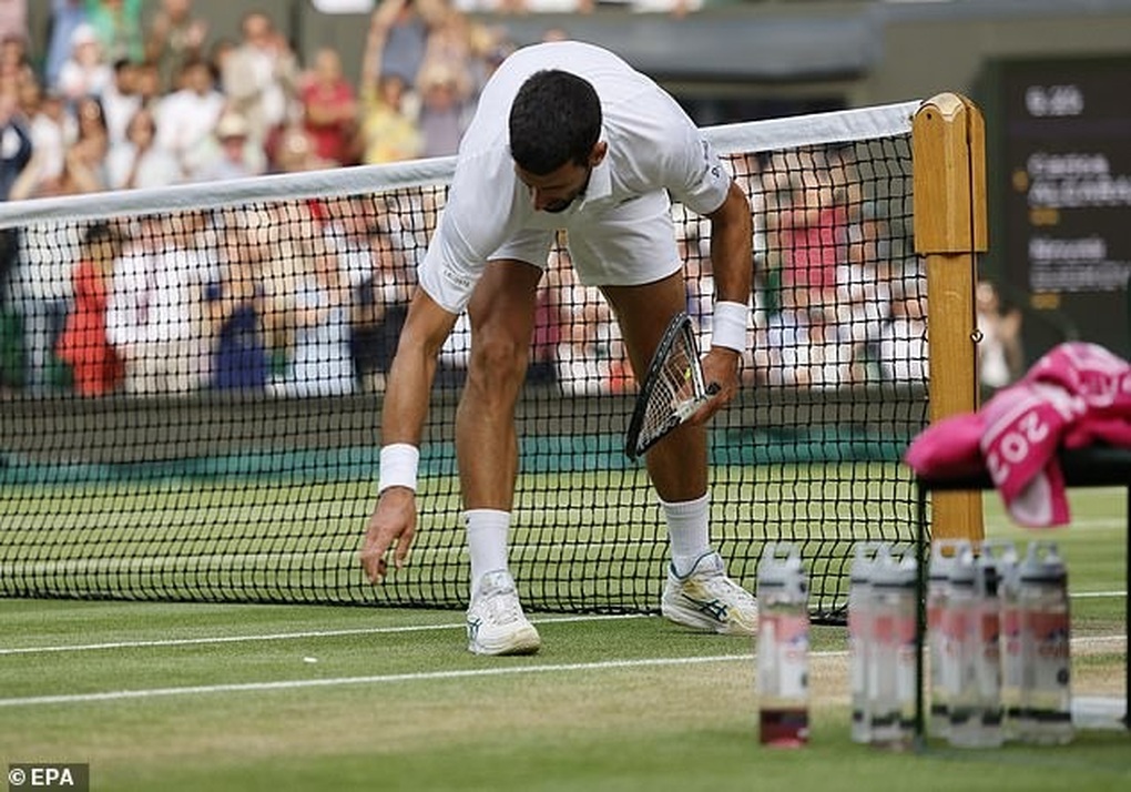 Djokovic lập kỷ lục buồn ở Grand Slam, đập nát vợt khi thua Alcaraz - 1 Djokovic lập kỷ lục buồn ở Grand Slam, đập nát vợt khi thua Alcaraz - 1