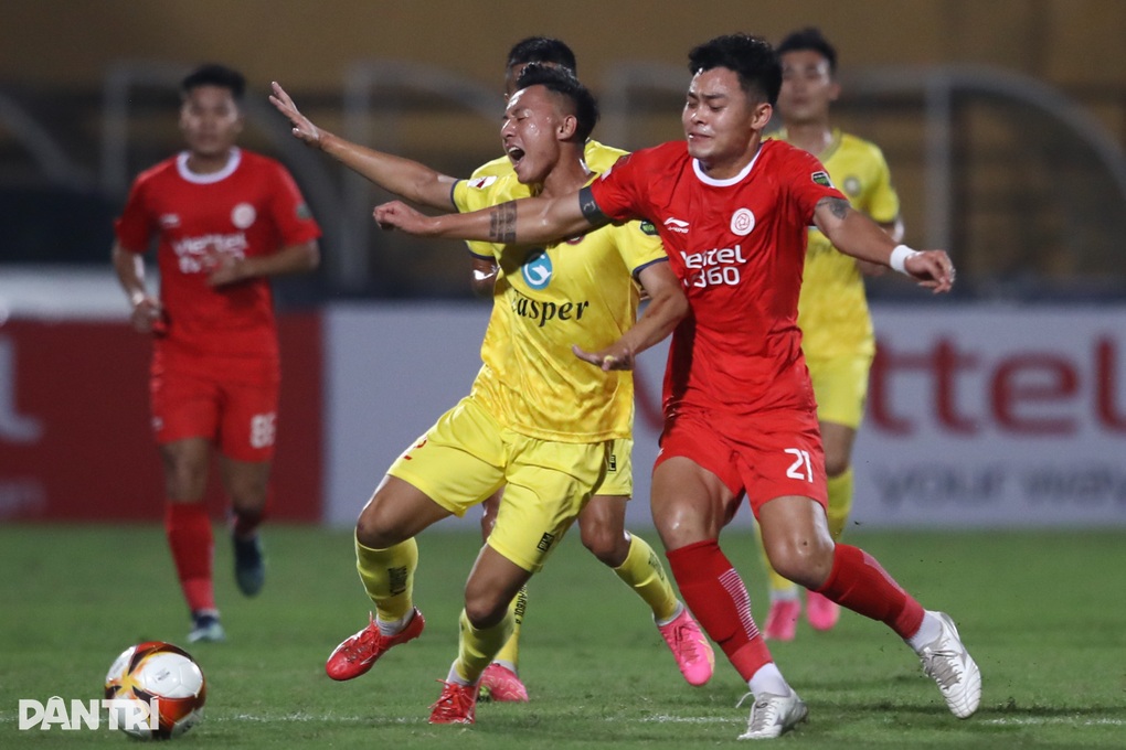 CLB Viettel thoát thua dù đá hơn người CLB Thanh Hóa - 1 CLB Viettel thoát thua dù đá hơn người CLB Thanh Hóa - 1