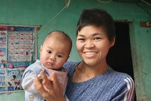 Bạn đọc Dân trí giúp đỡ người mẹ mắc ung thư hơn 200 triệu đồng