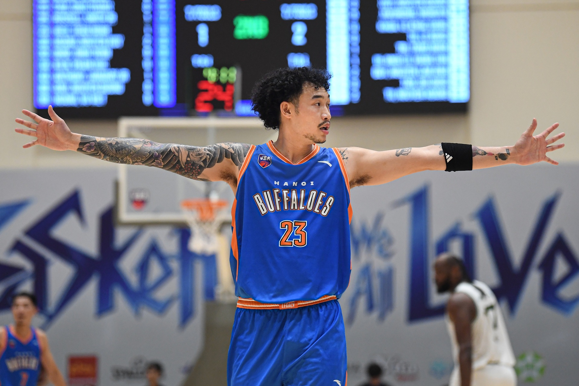 Ngôi sao tuyển Việt Nam tỏa sáng, Hanoi Buffaloes có chiến thắng ngược dòng - 12 Ngôi sao tuyển Việt Nam tỏa sáng, Hanoi Buffaloes có chiến thắng ngược dòng - 12