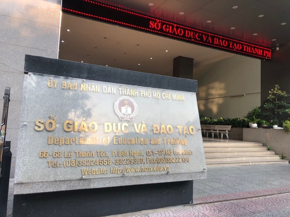 Sở GDĐT TPHCM phải họp báo thông tin việc nhận thù lao từ NXB Giáo dục - 1 Sở GDĐT TPHCM phải họp báo thông tin việc nhận thù lao từ NXB Giáo dục - 1