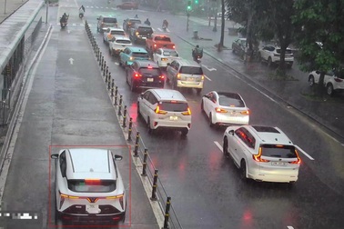 Camera AI phát hiện 73 phương tiện đi vào làn BRT trong 24 giờ
