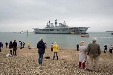 Tàu sân bay Anh sắp bị “xẻ thịt”