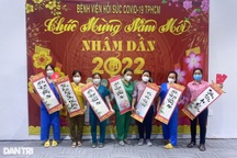 Tất niên đặc biệt của 700 y bác sĩ sẵn sàng đón F0 xuyên Tết tại TPHCM