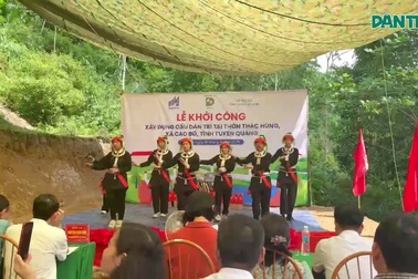 Niềm vui khó nói thành lời của đồng bào Dao trong ngày khởi công cầu