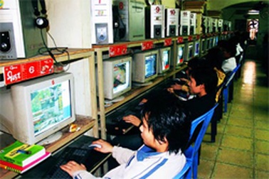 Kỳ 3: Trẻ ngoan "đi bụi" và sức hút từ game online