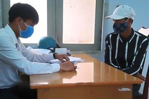 Tụ tập đánh bài trong thời gian cách ly xã hội, 4 người bị phạt tiền