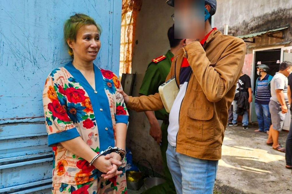 Đột kích ổ ma túy giữa trung tâm Đà Nẵng của mẹ con Phúc lì - 3 Đột kích ổ ma túy giữa trung tâm Đà Nẵng của mẹ con Phúc lì - 3