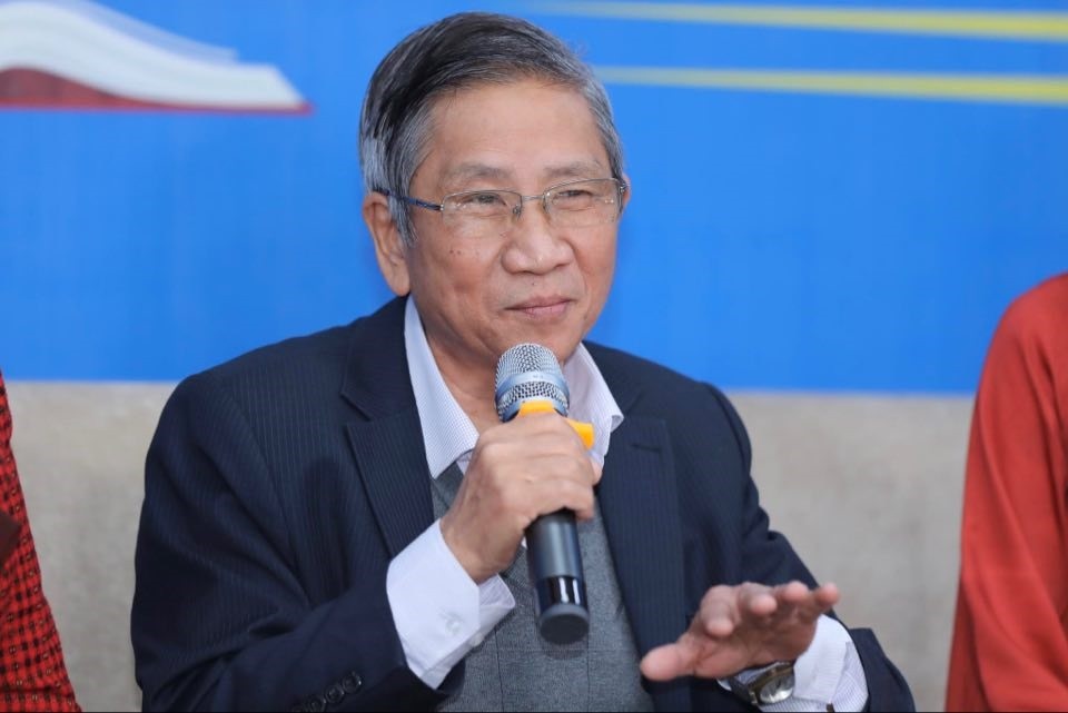 Bán SGK phổ thông mới theo giá cũ: Chuyên gia kêu khó - 4 Bán SGK phổ thông mới theo giá cũ: Chuyên gia kêu khó - 4