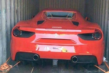 Siêu xe Ferrari bỏ quên tại cảng Hải Phòng, đấu giá khởi điểm 1,3 tỷ đồng