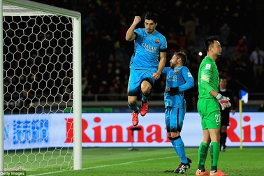 Suarez lập hattrick, Barca vào chung kết FIFA Club World Cup 2015