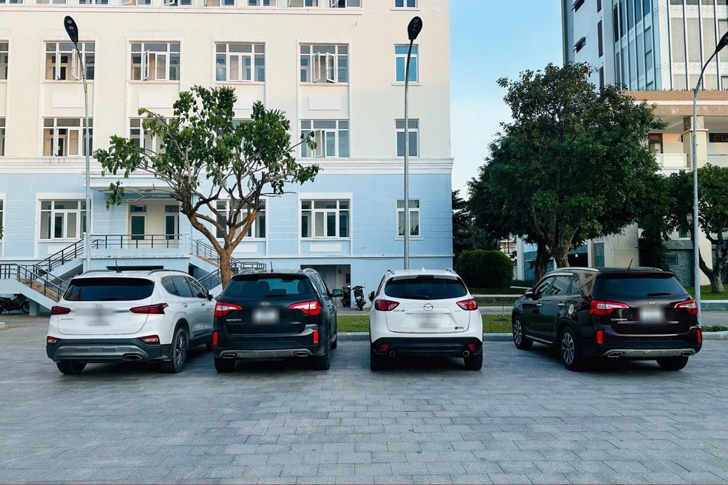 Bắt băng nhóm lập sàn chứng khoán ma chiếm đoạt hàng chục tỷ đồng - 3 Bắt băng nhóm lập sàn chứng khoán ma chiếm đoạt hàng chục tỷ đồng - 3