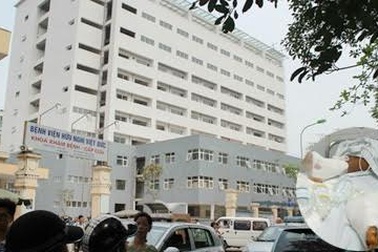 Mổ nhầm chân: Bác sĩ nhận lỗi vì không xem bệnh án