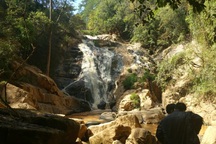 Du khách và hướng dẫn viên cùng tử nạn khi vượt thác ở Đà Lạt