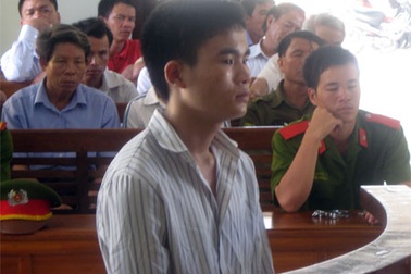 Án tù cho đối tượng đánh công an để giải cứu đồng bọn