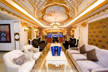 Ngỡ ngàng ngắm biệt thự dát vàng của Lý Nhã Kỳ