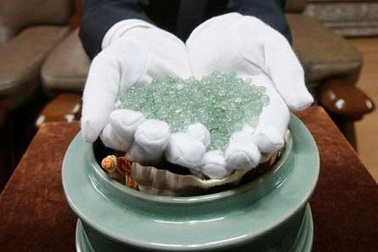 Biến tro cốt người chết thành hạt cườm