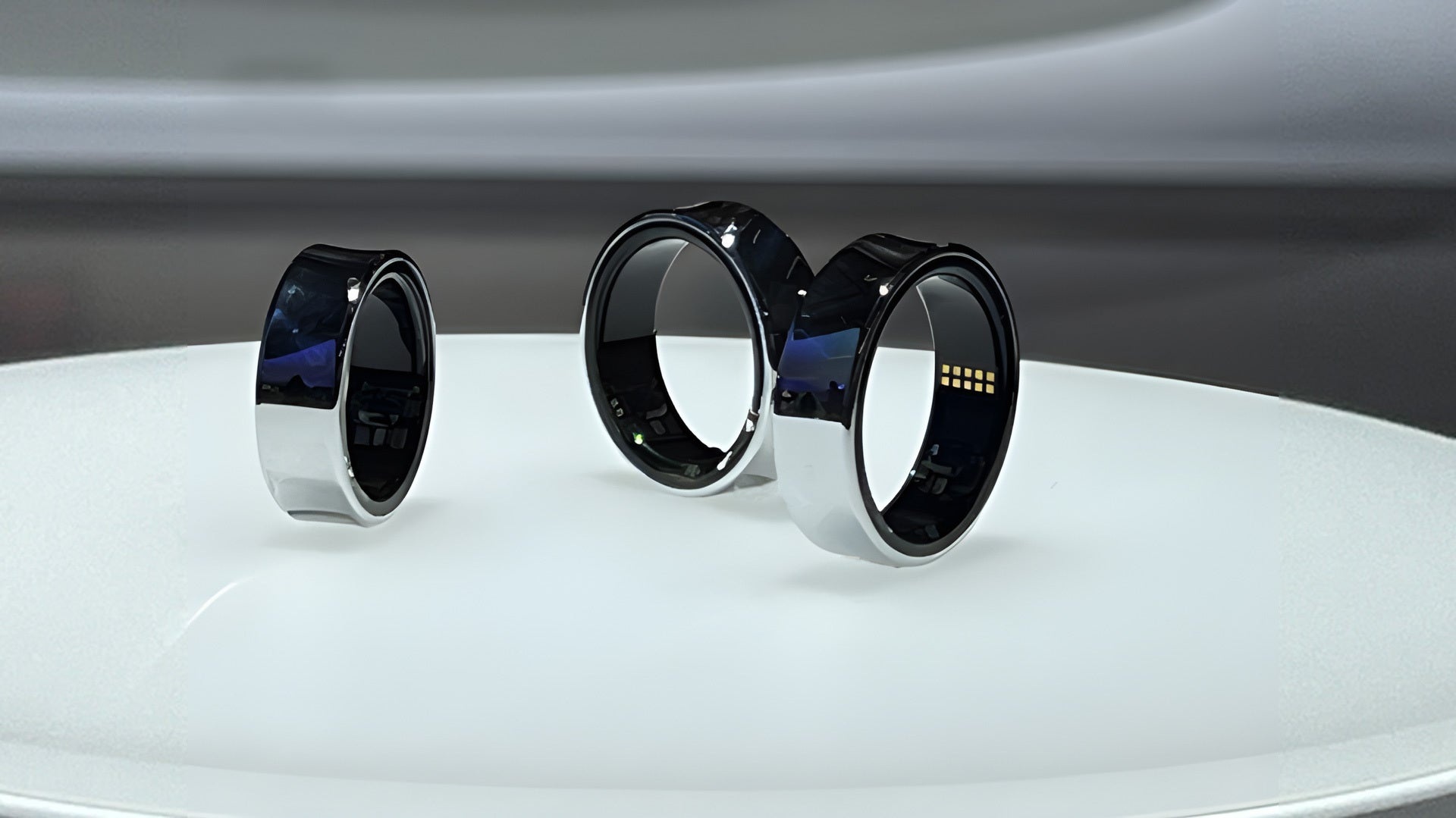 Galaxy Ring có thiết kế giống như những chiếc nhẫn thông thường, nhưng được tích hợp nhiều tính năng thông minh (Ảnh: Android Authority).