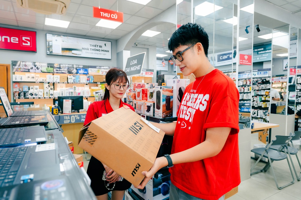 CellphoneS giảm 10%, đổi điểm nhận quà cùng “Tựu trường lên cấp” - 2