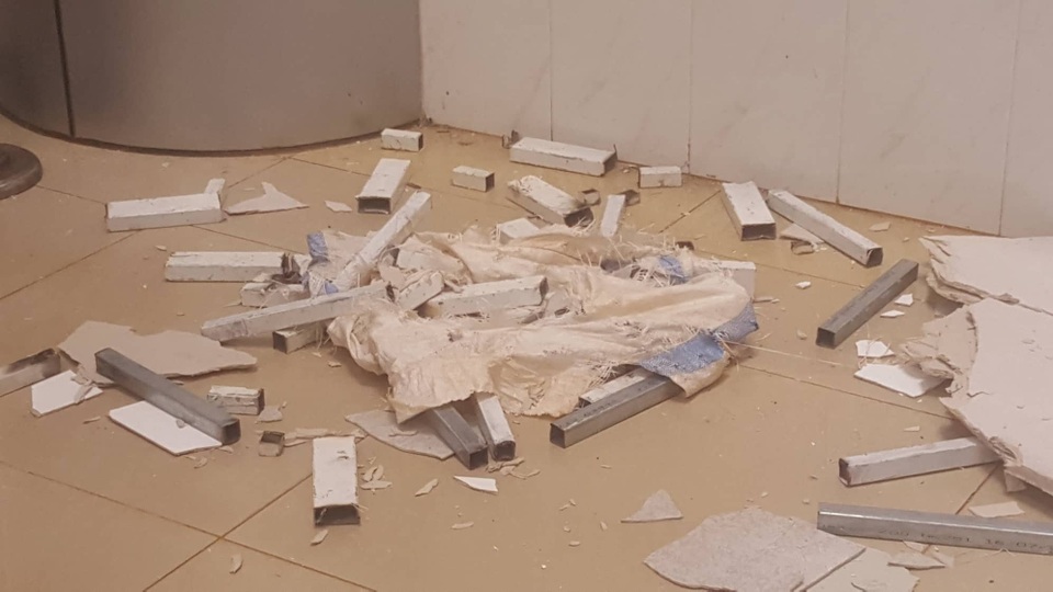 Vụ sập một phần trần bệnh viện nghìn tỷ: Tạm dừng thi công - 2 Vụ sập một phần trần bệnh viện nghìn tỷ: Tạm dừng thi công - 2