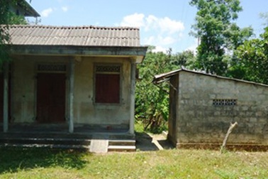 Truy nã ông bố tra tấn con để vợ cũ quay về