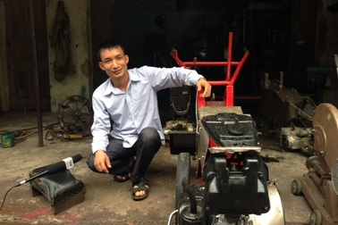 Hà Nội: "Hai lúa" chế tạo máy cày “8 trong 1” 