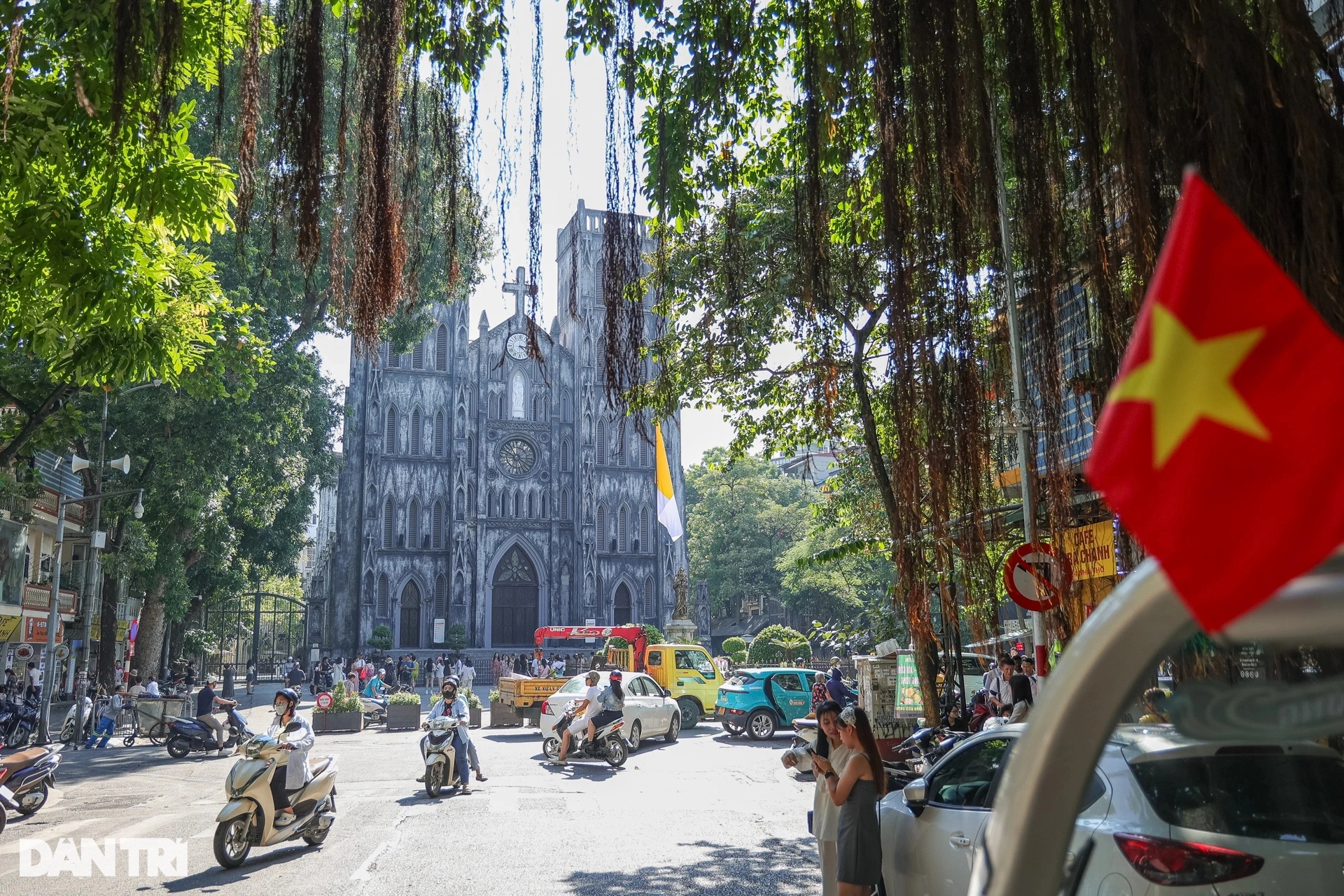 3 điểm check-in hot nhất ở Hà Nội khi vào thu, lúc nào cũng đông kín khách - 2