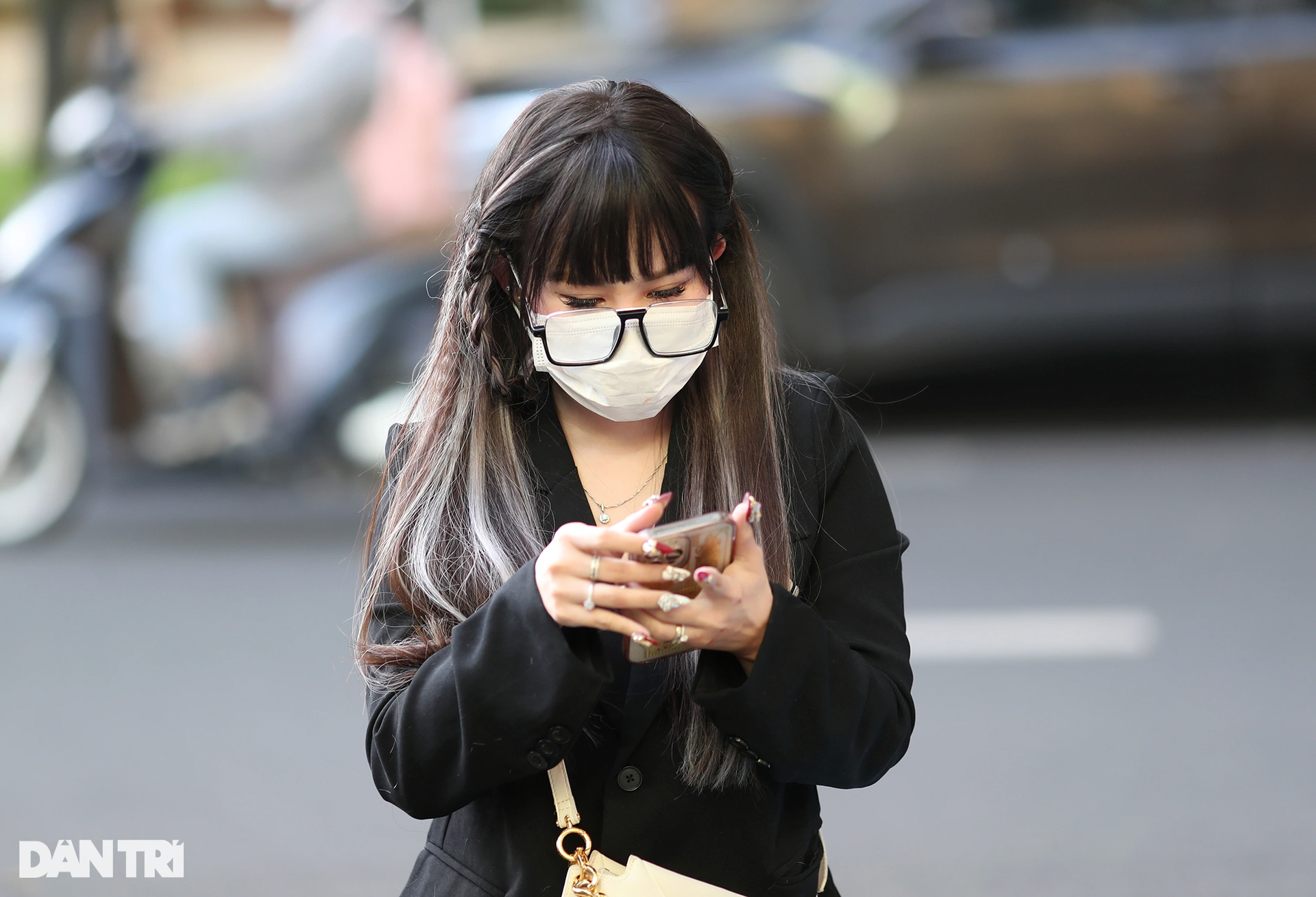 Trang Nemo cùng đồng phạm đeo kính, bịt khẩu trang kín mít hầu tòa - 4