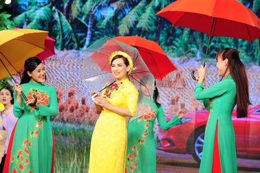 Phi Nhung đại náo Danh hài đất Việt