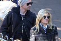 Ronan Keating và vợ đoàn tụ tại Úc