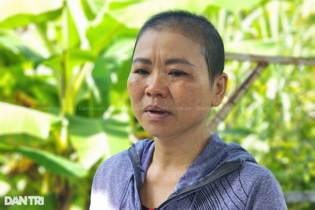 Tặng người phụ nữ ung thư nhà Nhân ái: Phép màu từ sự sẻ chia của bạn đọc - 3 Tặng người phụ nữ ung thư nhà Nhân ái: Phép màu từ sự sẻ chia của bạn đọc - 3
