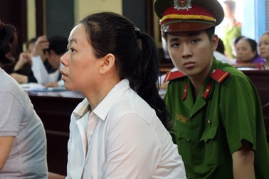 “Bà trùm” mua từng bánh heroin ngay tại công viên trung tâm TP