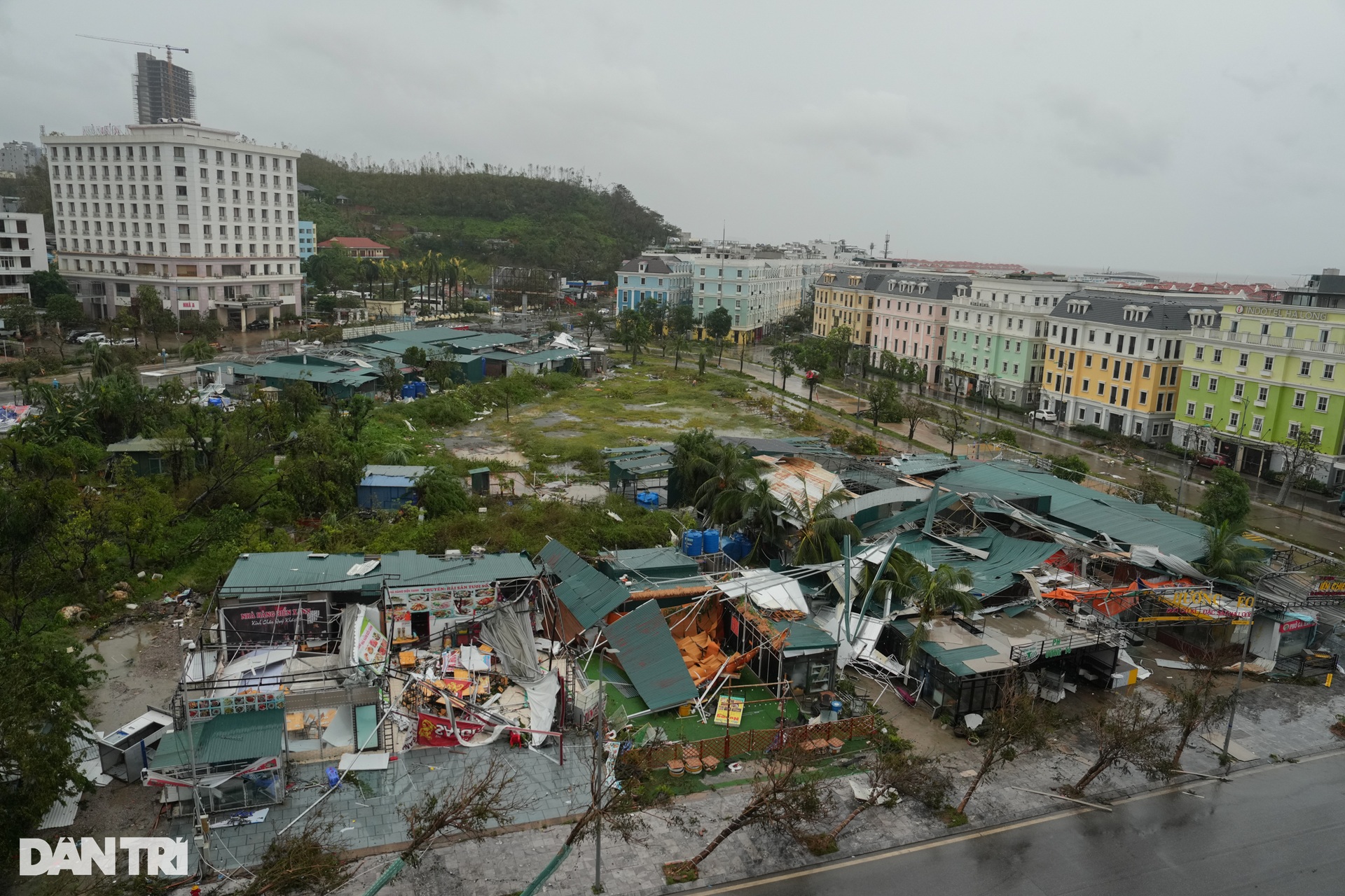 Thành phố Hạ Long hoang tàn, đổ nát sau bão Yagi - 15