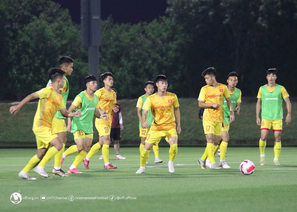 HLV Troussier yêu cầu U23 Việt Nam phải chơi nhiệt huyết và mạnh mẽ hơn - 9 HLV Troussier yêu cầu U23 Việt Nam phải chơi nhiệt huyết và mạnh mẽ hơn - 9