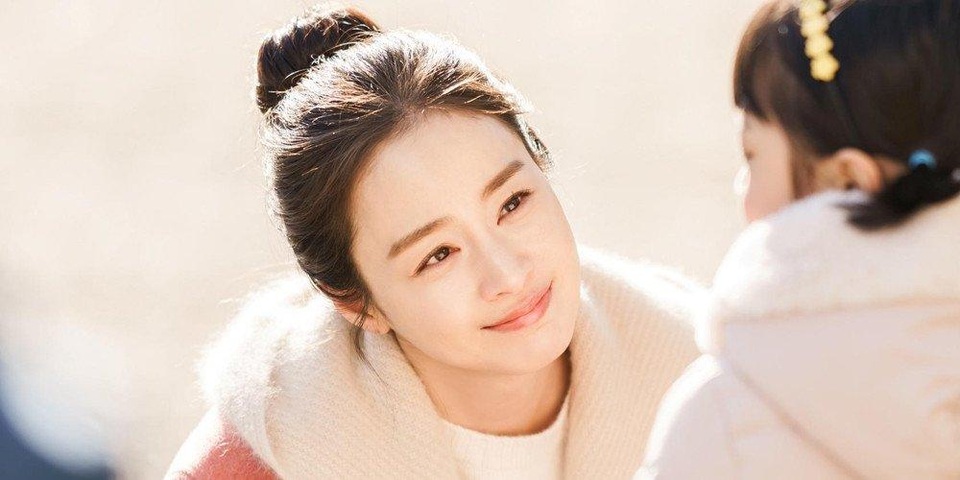 Kim Tae Hee xinh đẹp và xuất sắc khi vào vai người mẹ ma - 10 Kim Tae Hee xinh đẹp và xuất sắc khi vào vai người mẹ ma - 10