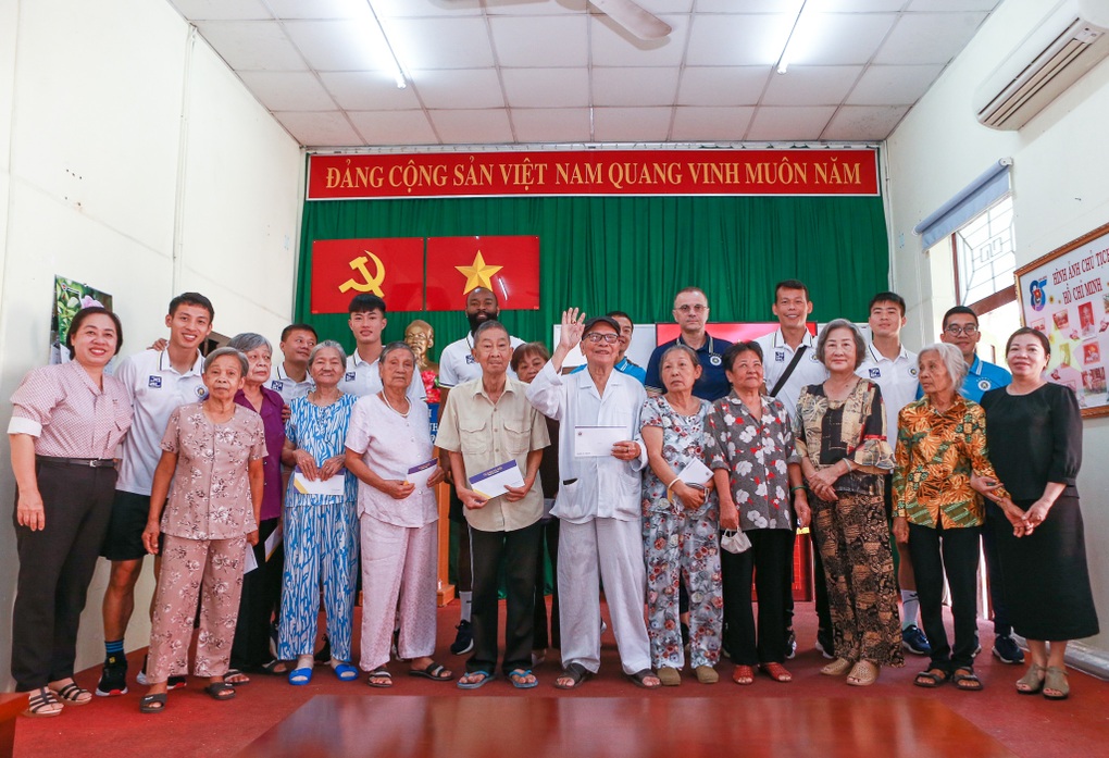 HLV CLB Hà Nội: Tôi khâm phục ý chí, tinh thần của Việt Nam - 2 HLV CLB Hà Nội: Tôi khâm phục ý chí, tinh thần của Việt Nam - 2