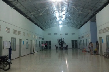 Tình người nơi ‘bến tạm’